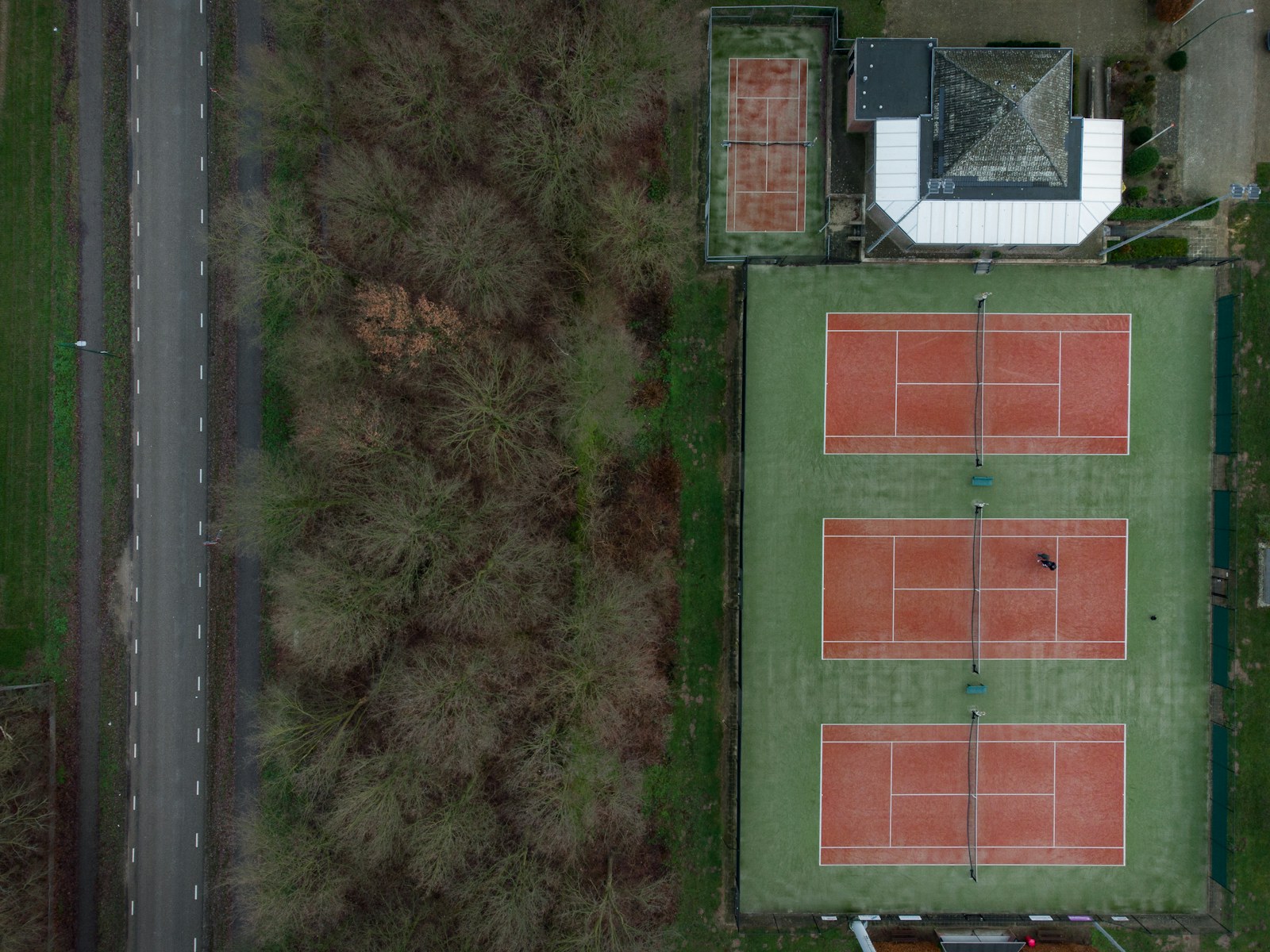 Tennisplatz aus der Vogelperspektive
